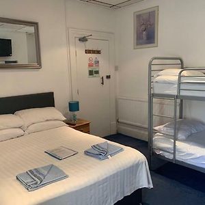Familien-Zimmer